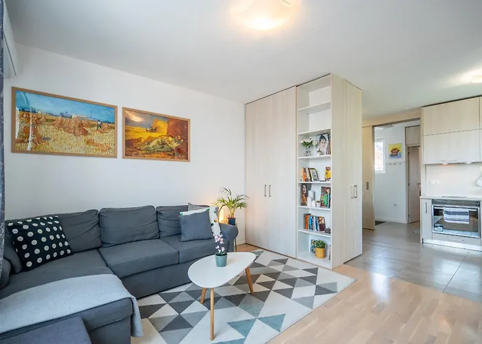 Sofia41 - Prime Location Lägenhet *