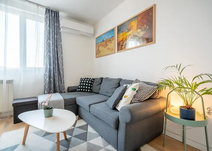 Sofia41 - Prime Location Lägenhet *